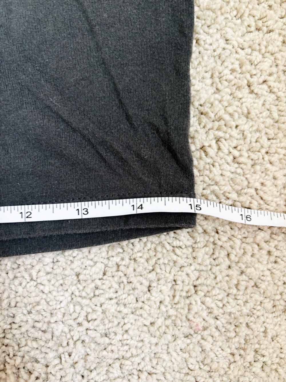 hollister dark grey butterfly graphic cropped baby tee - Picture 10 of 11
